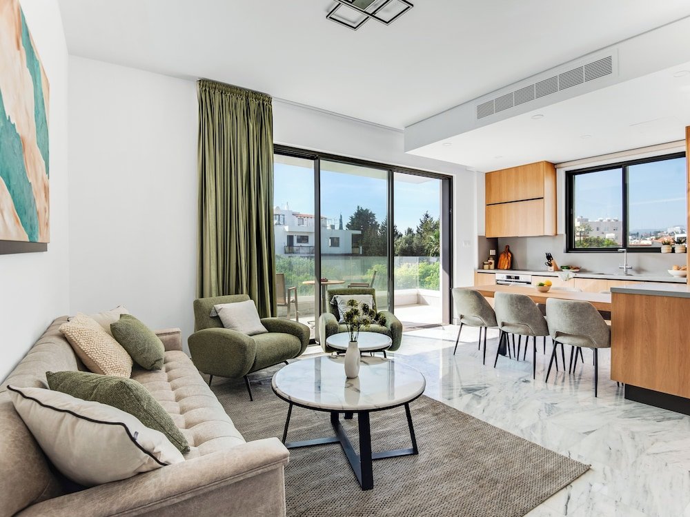 Пафос: Sanders Olive - Cozy 1-bdr Apt With Shared Pool