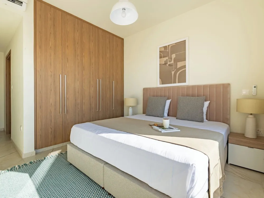 Паралимни: Sanders Mythical Blue - Chic 4 bdr Villa With Pool