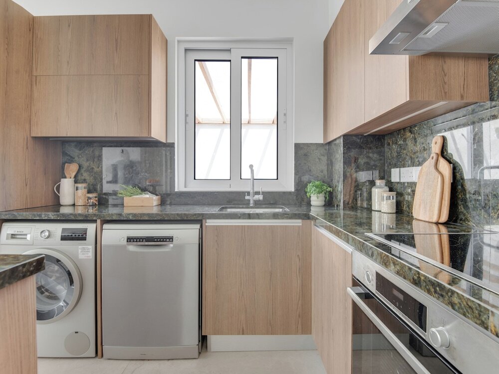 Паралимни: Sanders Mythical Blue - Nice 4 bdr Villa With Pool