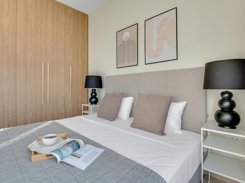 Паралимни: Sanders Mythical Blue - Bright 4 bdr Villa With Pool