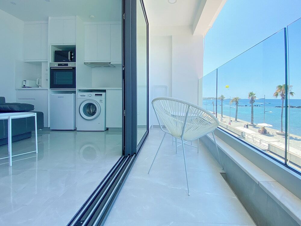 Phaedrus Living Marina Sea View 214 Gold — фото 6