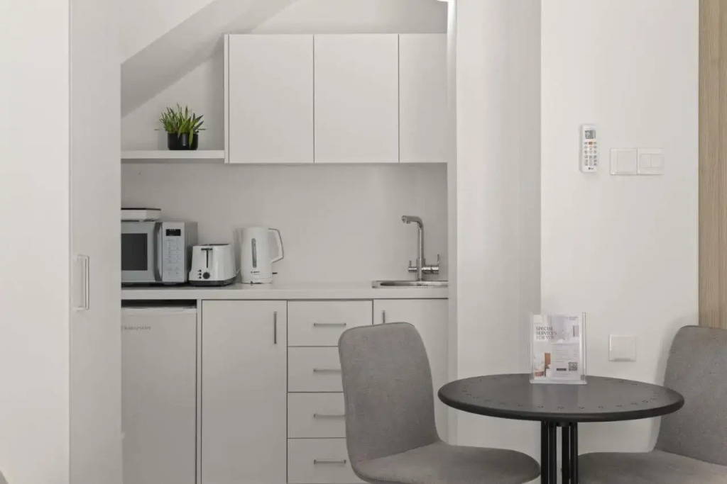 Пафос: Phaedrus Living: Alkminis Seaside Suites Sand