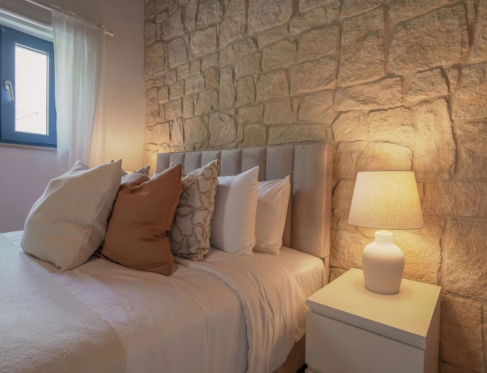 Стени: Phaedrus Living Peristerona Traditional House