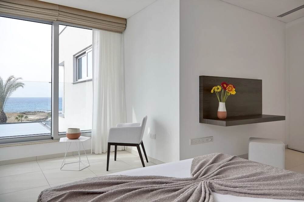 Айя-Напа: Elegance Beachfront Villa
