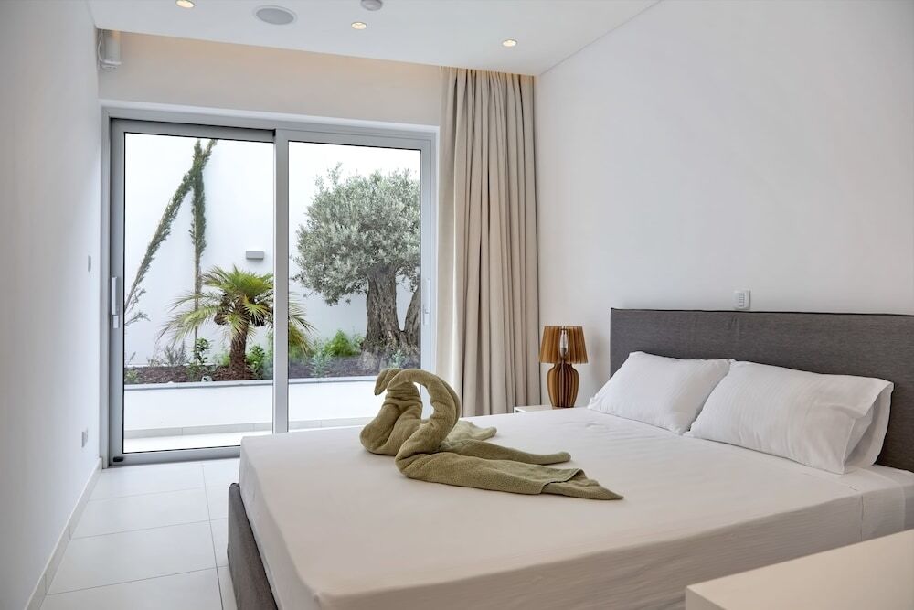 Айя-Напа: Elegance Beachfront Villa