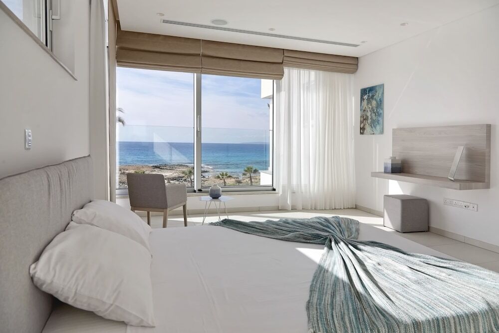 Айя-Напа: Elegance Beachfront Villa