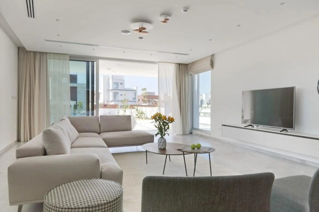 Айя-Напа: Glory Beachfront Villa