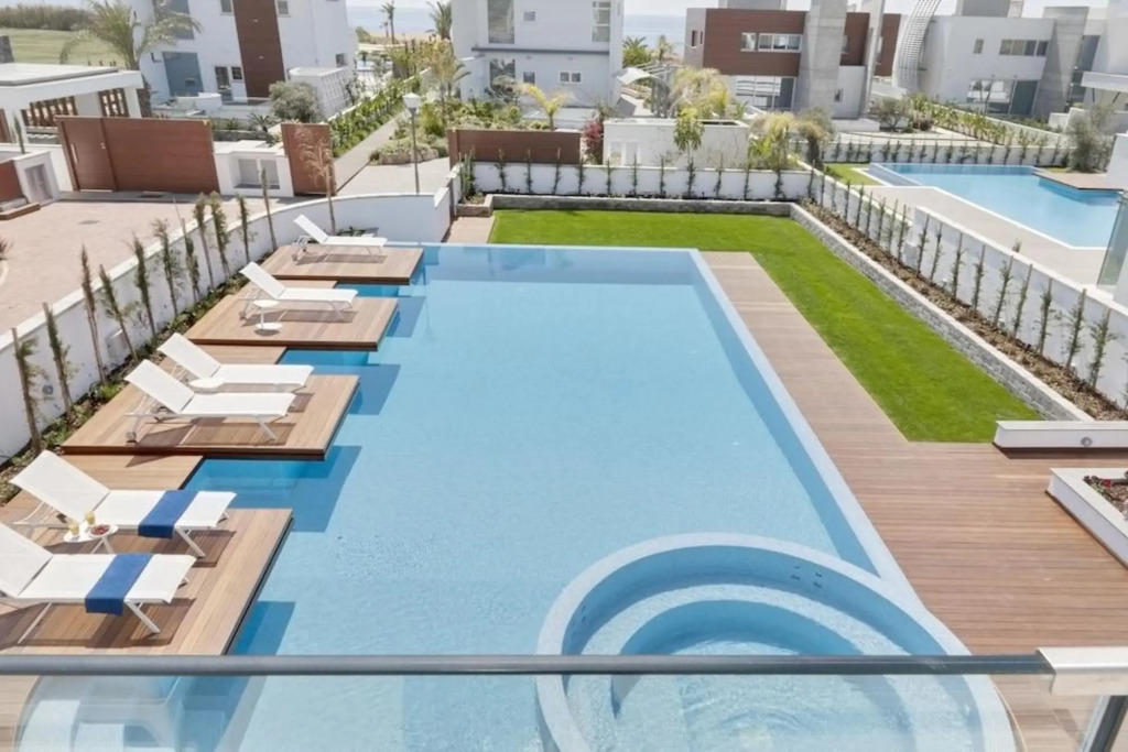 Glory Beachfront Villa — фото 5