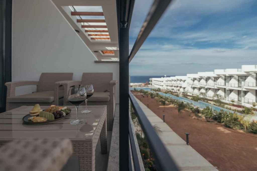 Калогреа: Pearl Island Homes