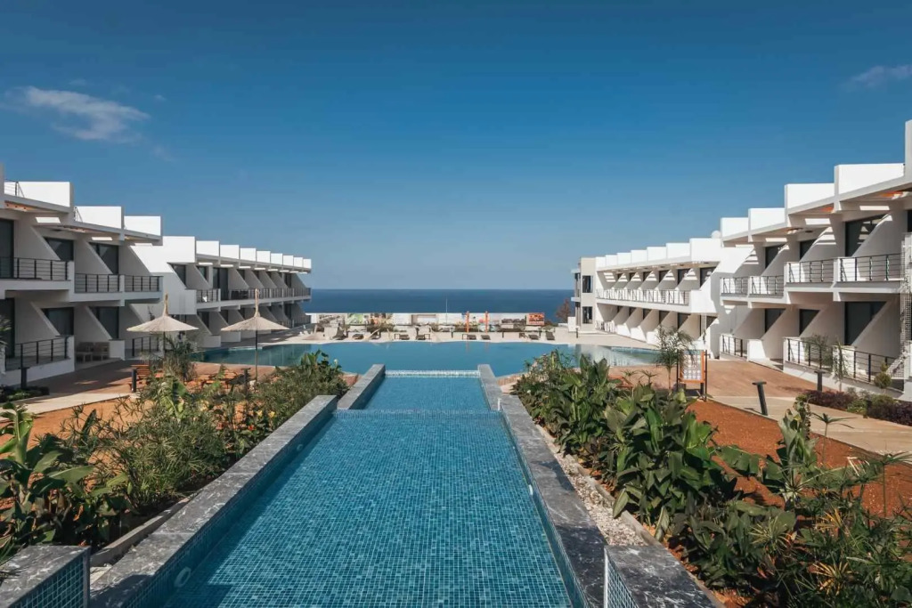 Калогреа: Pearl Island Homes