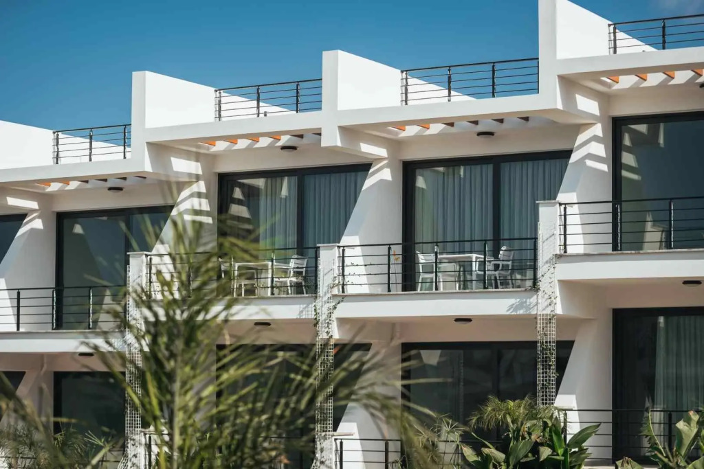 Калогреа: Pearl Island Homes