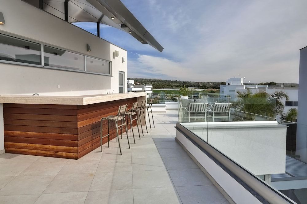 Айя-Напа: Elegance Beachfront Elite Villa