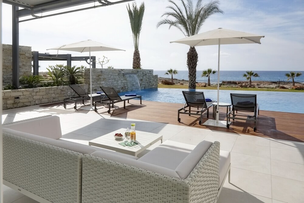 Айя-Напа: Elegance Beachfront Elite Villa
