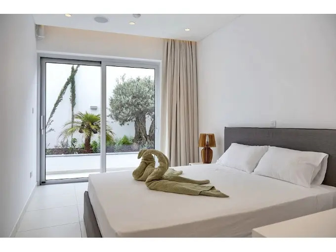 Айя-Напа: Elegance Beachfront Elite Villa