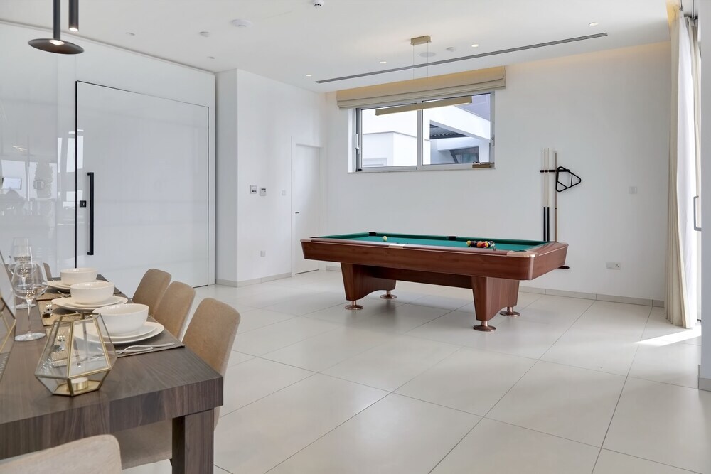 Айя-Напа: Elegance Beachfront Elite Villa