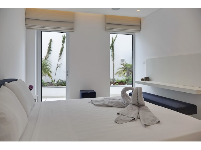 Айя-Напа: Elegance Beachfront Elite Villa