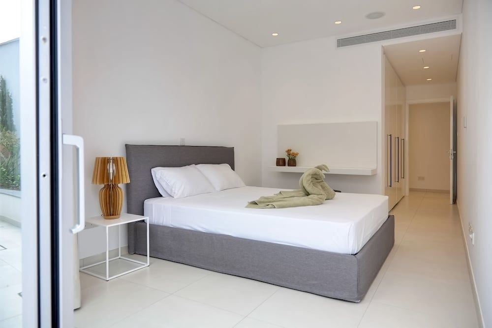 Айя-Напа: Elegance Beachfront Elite Villa