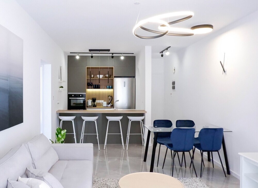 Пафос: Procy 103 Sea View Apartment Ideal for Long or Short Stays