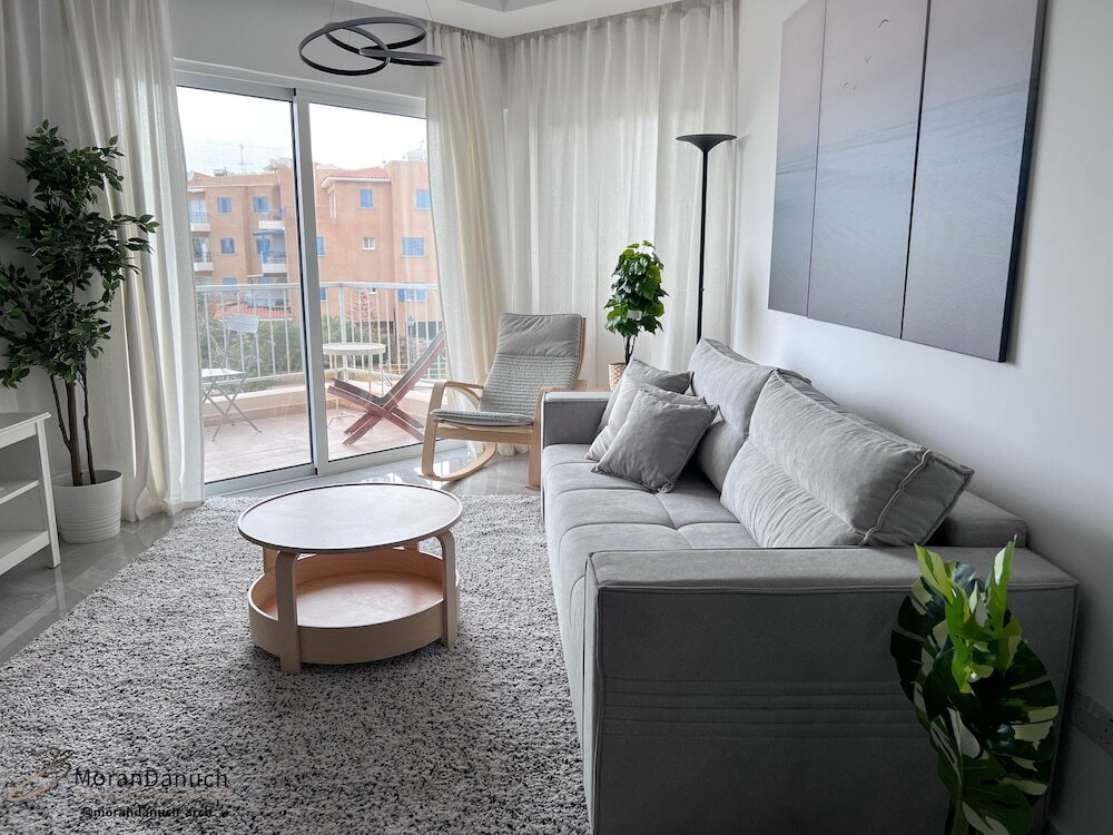 Пафос: Procy 103 Sea View Apartment Ideal for Long or Short Stays