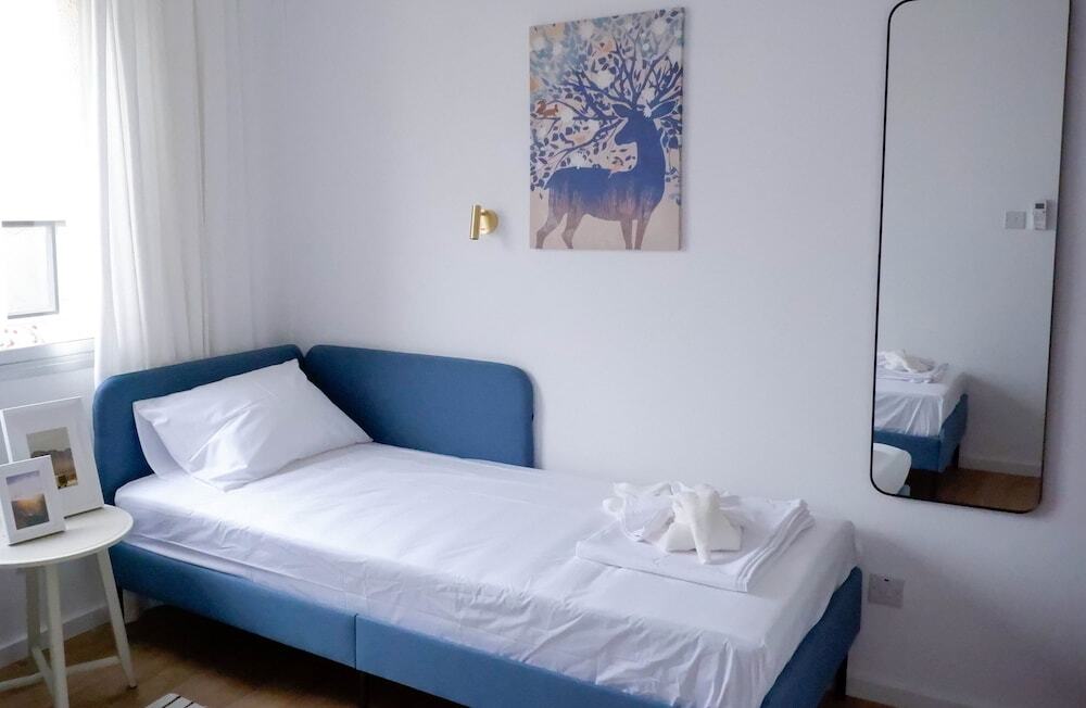 Пафос: Procy 103 Sea View Apartment Ideal for Long or Short Stays