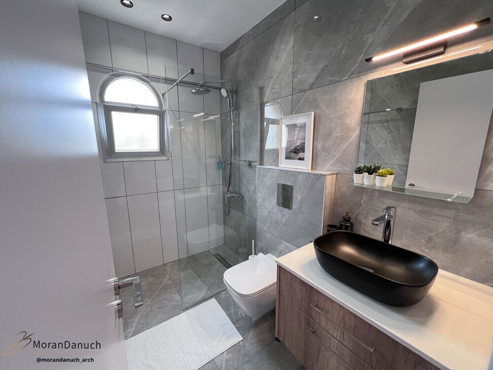 Пафос: Procy 103 Sea View Apartment Ideal for Long or Short Stays