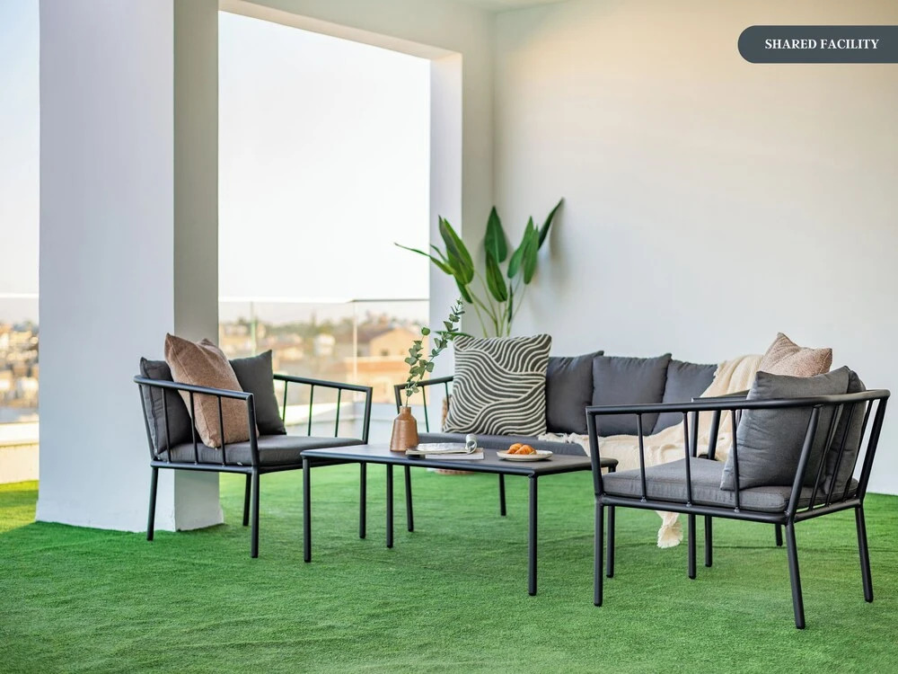 Лимассол: Sanders Cruise - Modern 2-bdr Apt With Balcony