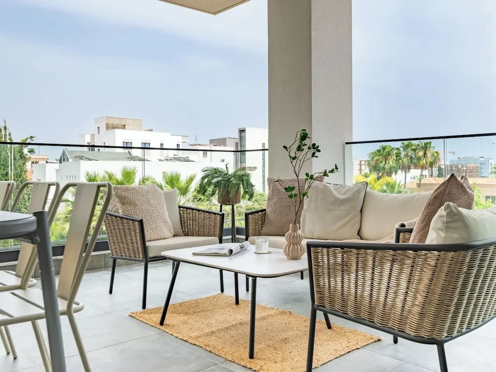 Лимассол: Sanders Evolution 2 Nice 2 Bdr Apt With Balcony