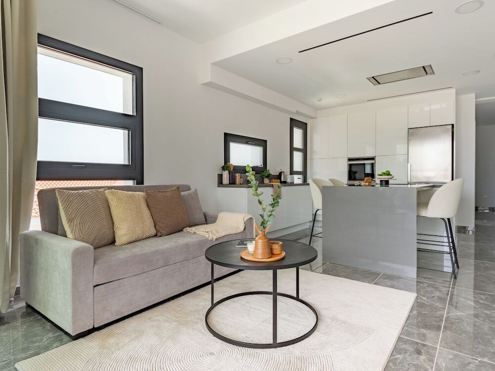 Sanders Evolution 2 Nice 2 Bdr Apt With Balcony — фото 6