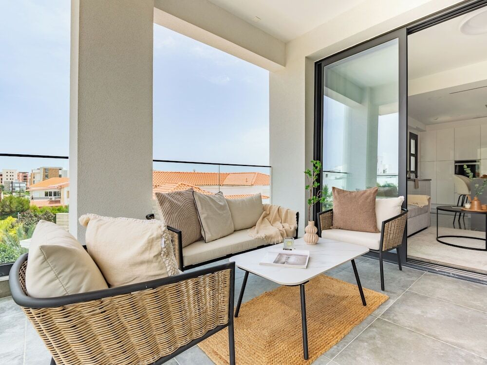 Лимассол: Sanders Evolution 2 Lovely 2 Bedroom Apartment With Balcony