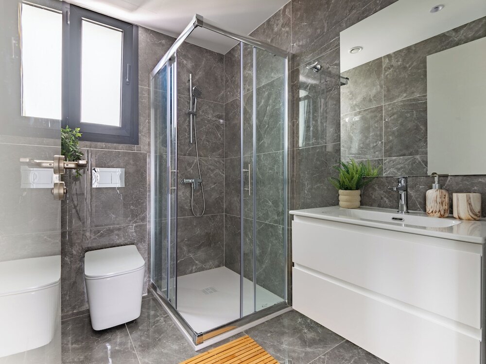 Лимассол: Sanders Evolution 2 Lovely 2 Bedroom Apartment With Balcony