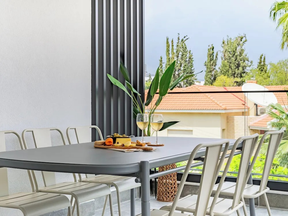 Лимассол: Sanders Evolution 2 Lovely 2 Bedroom Apartment With Balcony