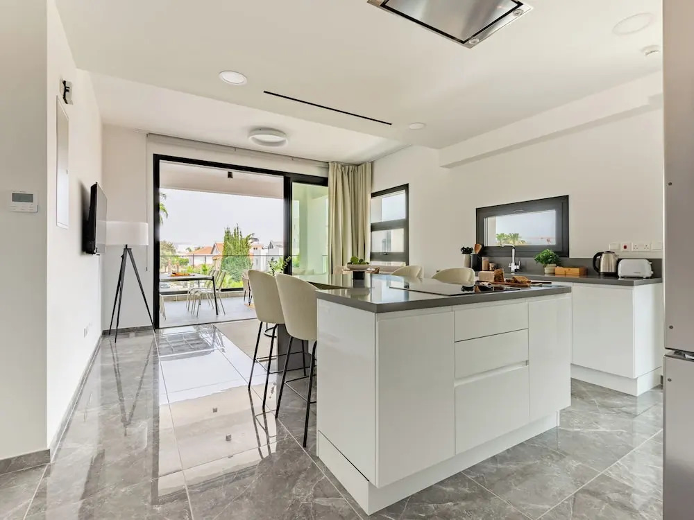 Лимассол: Sanders Evolution 2 Lovely 2 Bedroom Apartment With Balcony