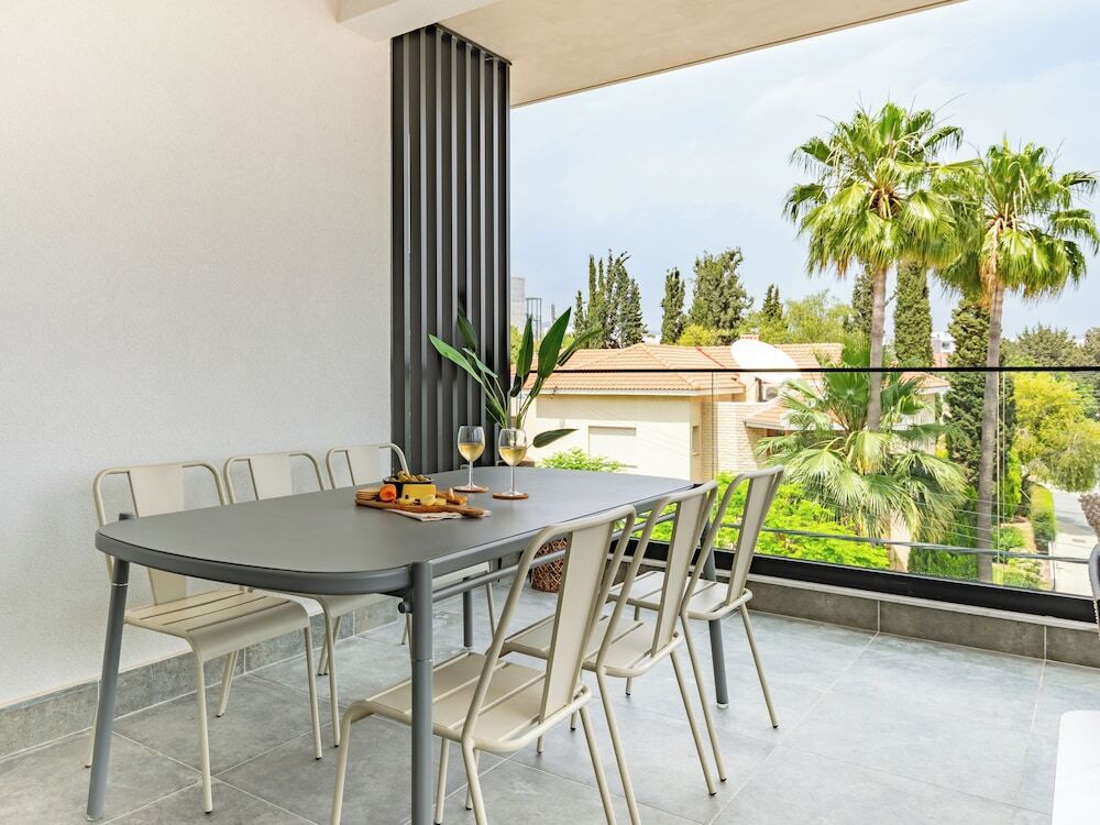 Лимассол: Sanders Evolution 2 Lovely 2 Bedroom Apartment With Balcony