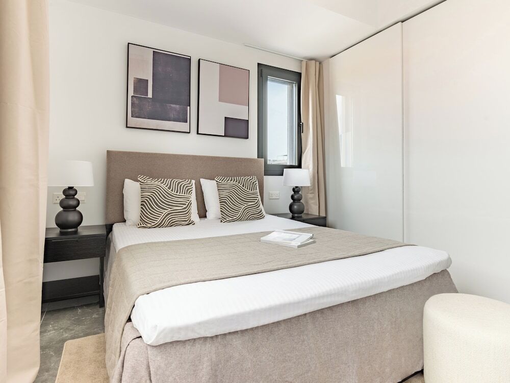 Лимассол: Sanders Evolution 2 Sweet 2 Bedroom Apartment With Balcony