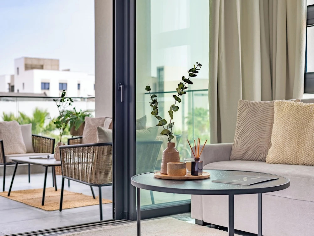 Лимассол: Sanders Evolution 2 Sweet 2 Bedroom Apartment With Balcony