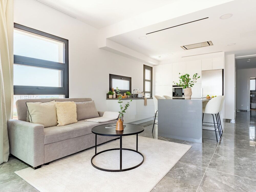 Лимассол: Sanders Evolution 2 - 2 Bedroom Apartment With Private Rooftop and Jacuzzi