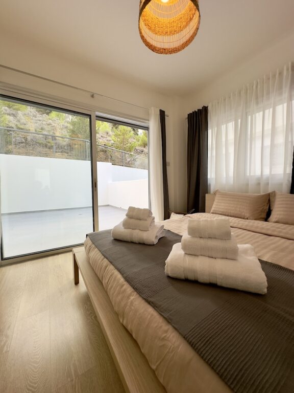 Агиа-Варвара: Welcome to Our Luxurious 1-bedroom Private Residence With a Special Patio