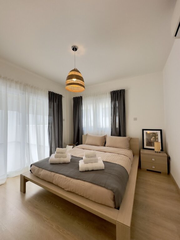Агиа-Варвара: Welcome to Our Luxurious 1-bedroom Private Residence With a Special Patio