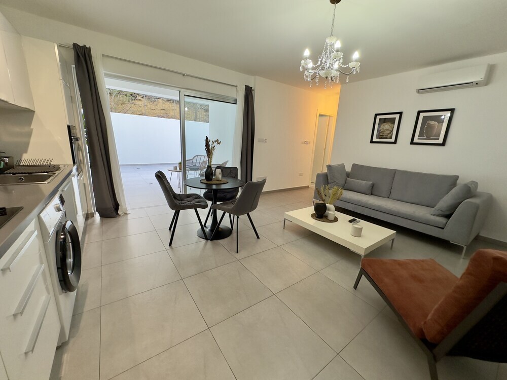 Агиа-Варвара: Welcome to Our Luxurious 1-bedroom Private Residence With a Special Patio