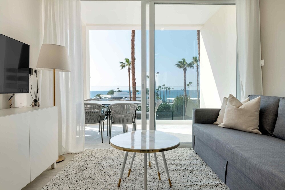 Пафос: Phaedrus Living: Seaview Luxury Flat Limnaria 150