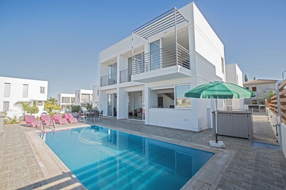 Паралимни: Protaras Pearl Villa Pe16