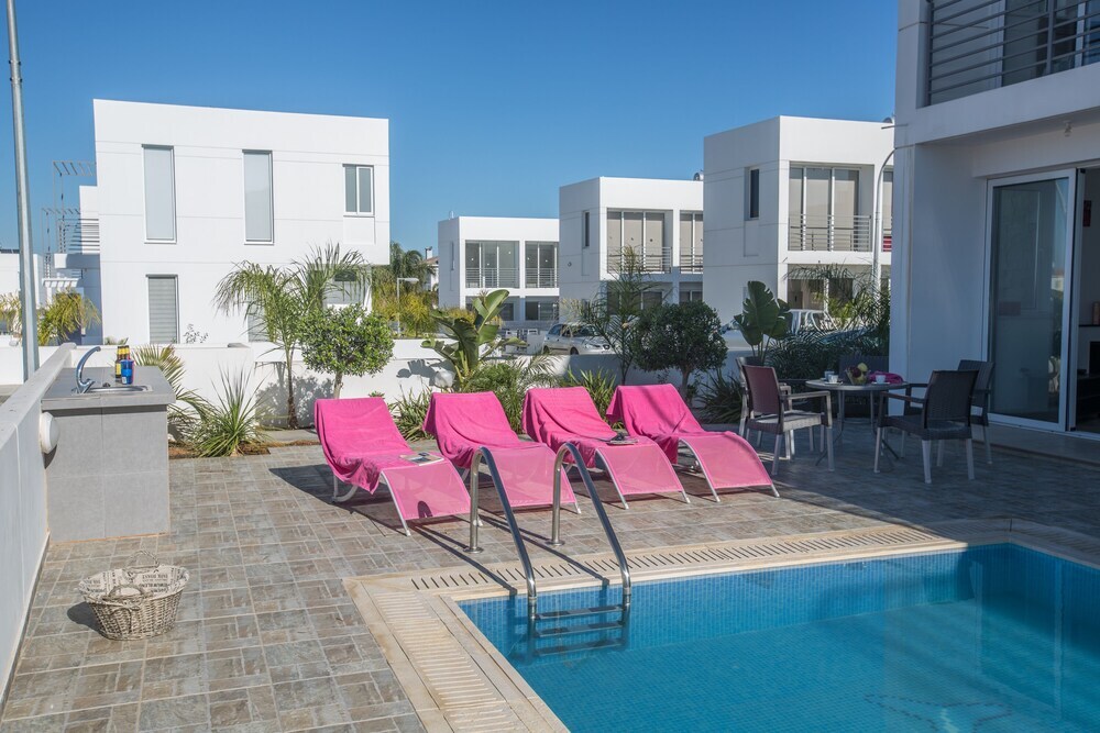 Паралимни: Protaras Pearl Villa Pe16