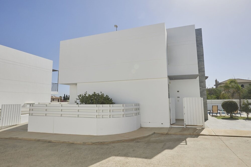 Паралимни: Protaras Pearl Villa Pe17