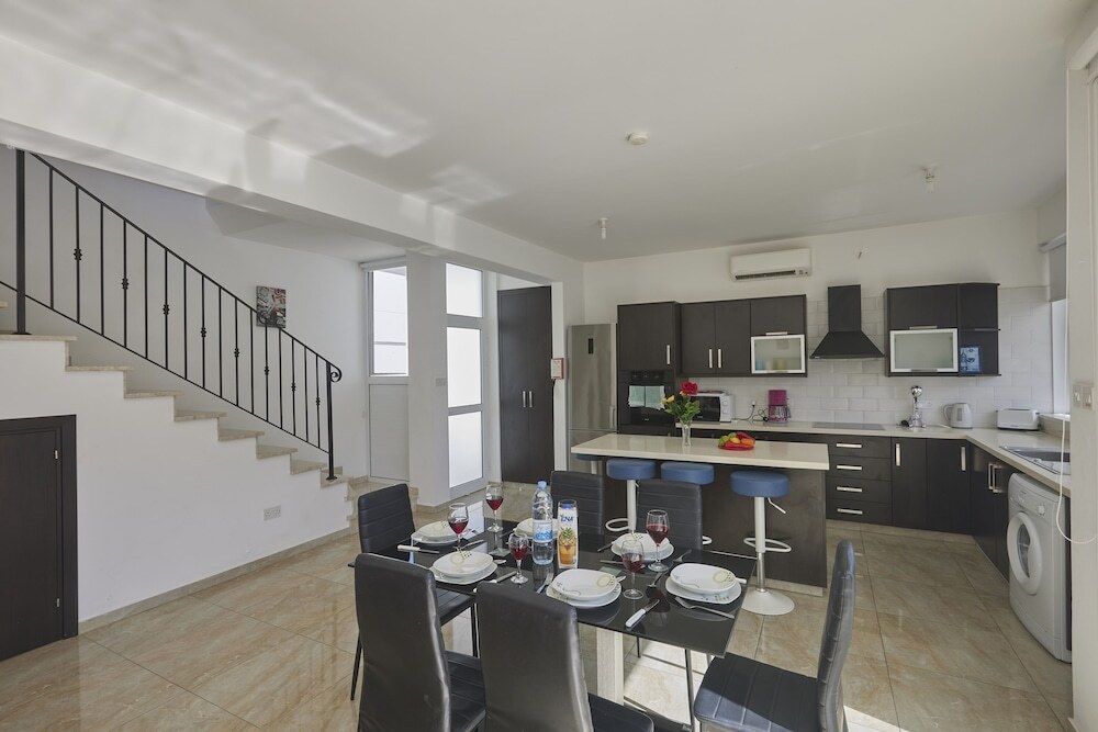 Паралимни: Protaras Pearl Villa Pe17