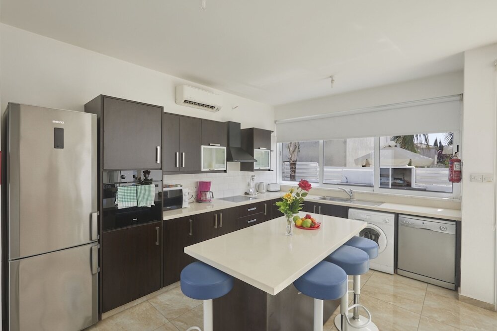 Паралимни: Protaras Pearl Villa Pe17
