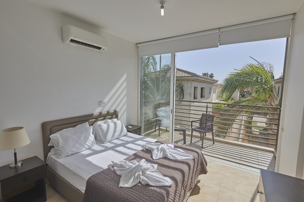 Паралимни: Protaras Pearl Villa Pe17