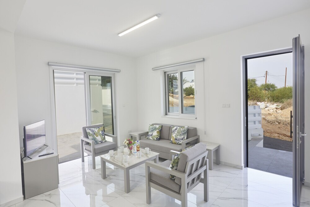 Паралимни: Protaras Holiday Villa