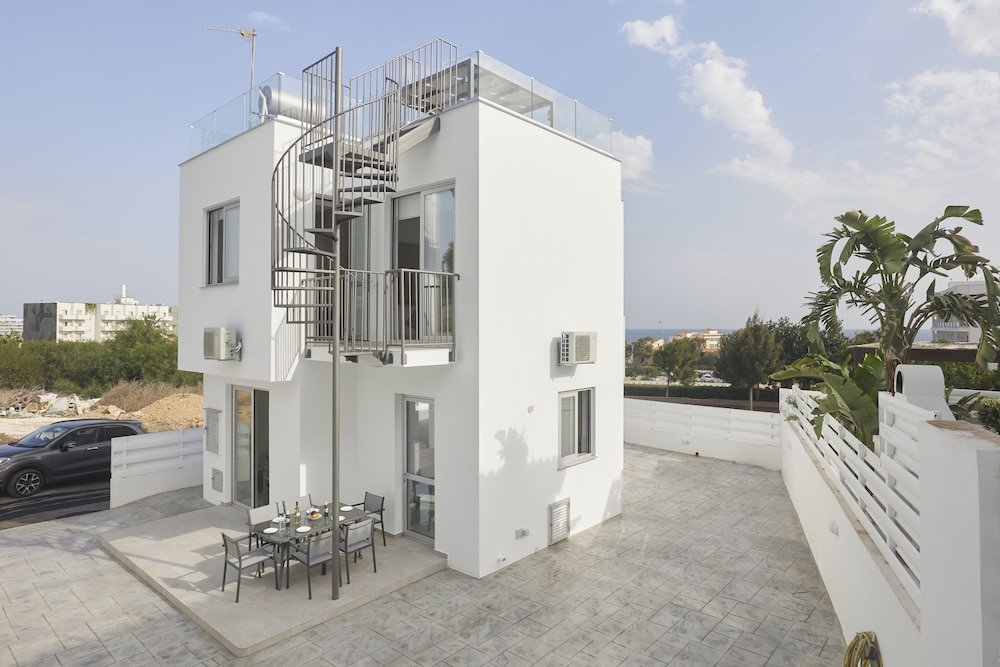Паралимни: Protaras Holiday Villa