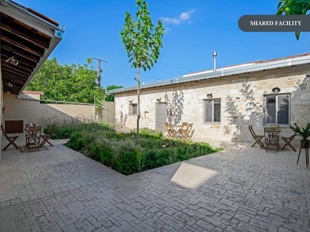 Васа: Sanders Andre Marie - Cute Studio w/ Shared Garden