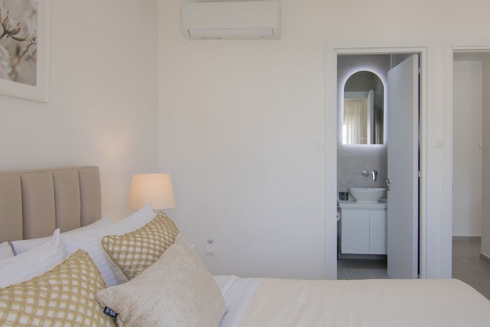 Phaedrus Living Seaview Luxury Flat Limnaria 134 — фото 2